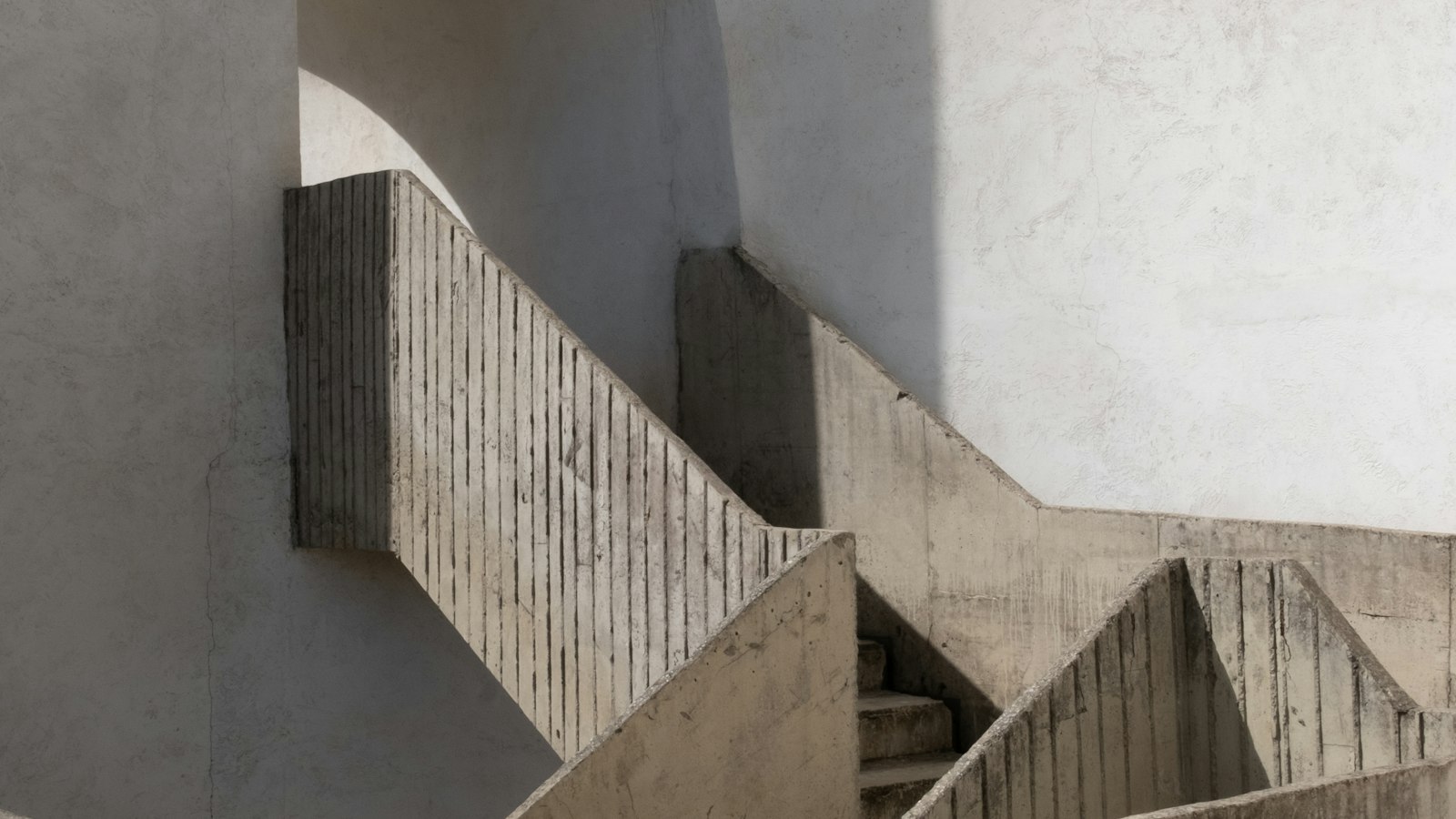 Geometric concrete stairs